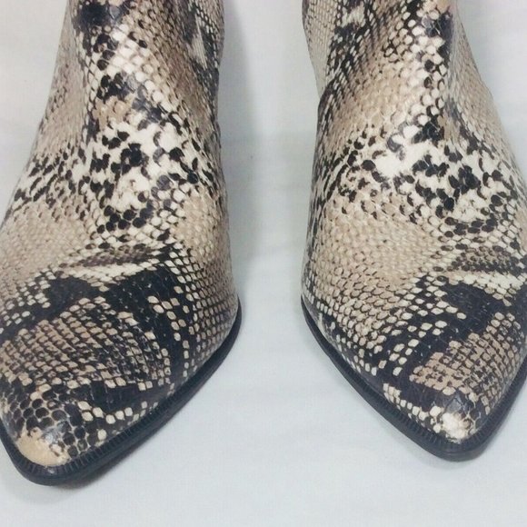 Qupid Women Snakeskin Bootie Boots 9 Black White Zipper Point J Toe Pre-Owned. - Picture 2 of 6